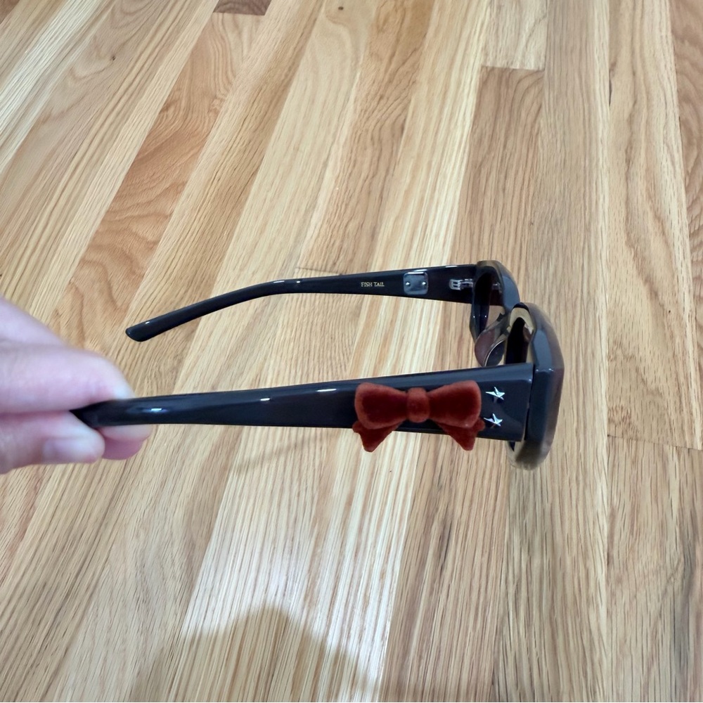 Gentle Monster Jennie Fish Tail Sunglasses - Picture 9 of 12